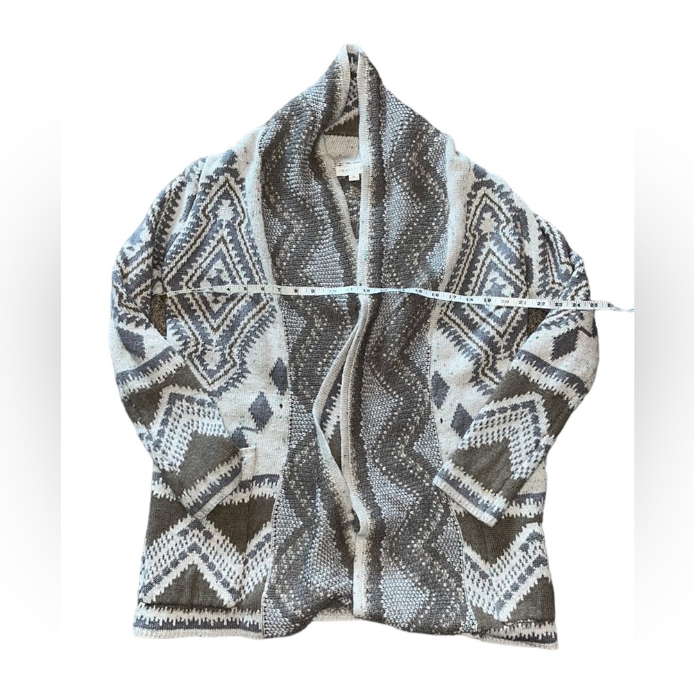 EUC Lovestitch Medium sweater cardigan Neutral colors